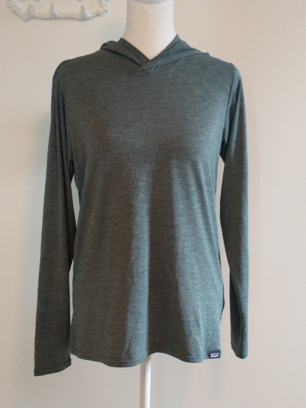 Patagonia Women's Heather Olive Green Long-Sleeve Hooded Tee UPF 50 S